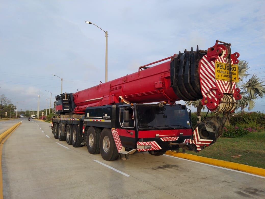 Specialized lifting with high-tonnage crane